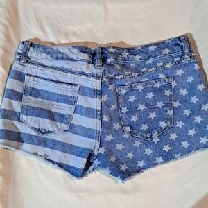 Arizona size 5 American flag shorts